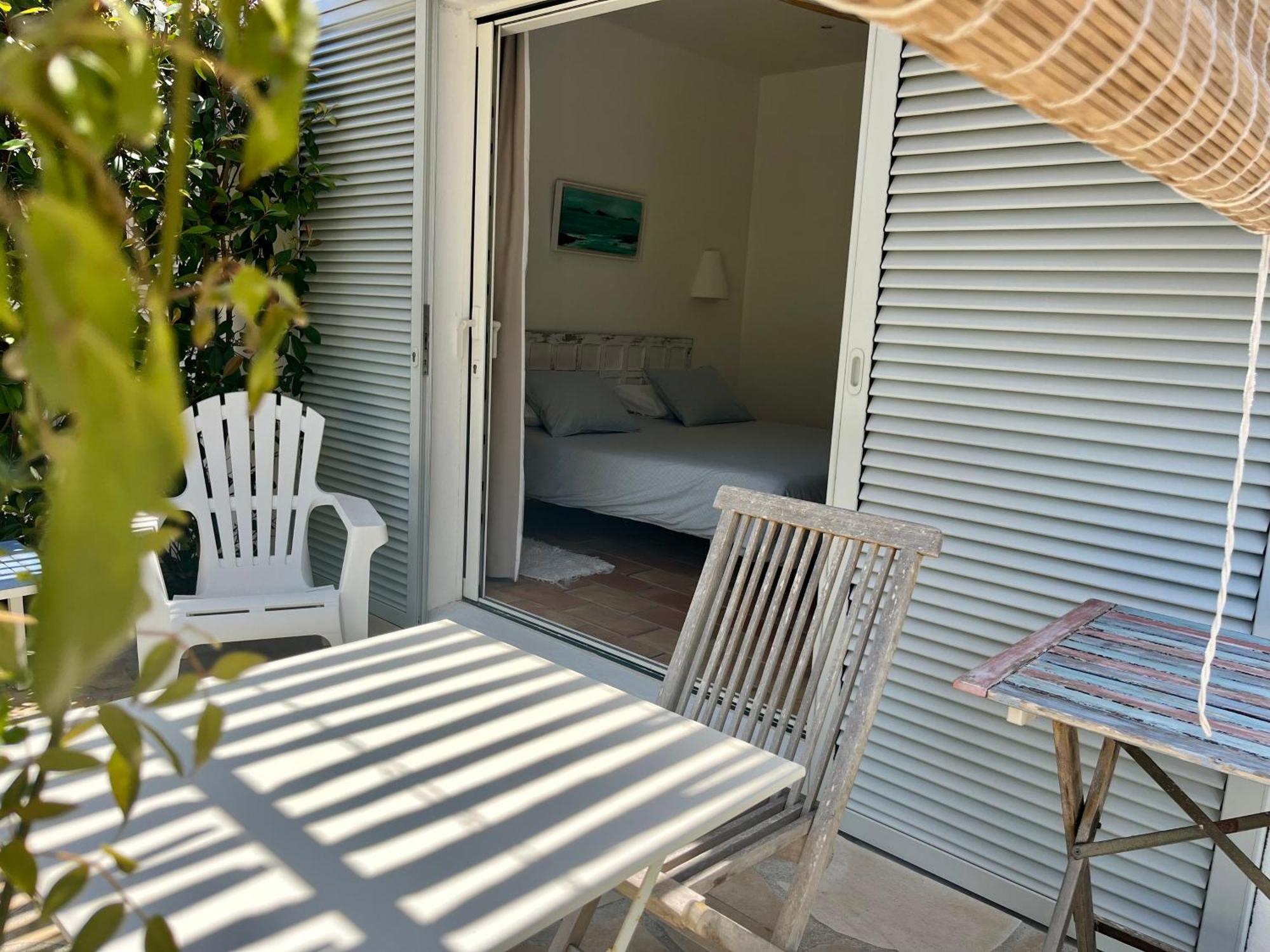 Quarto em Acomodações Particulares Habitación Con Jardín Y Terraza En El Tosalet